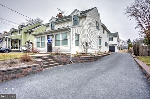 Photo of 32 Hellers Church Road, LEOLA, PA 17540 (MLS # PALA2065828)