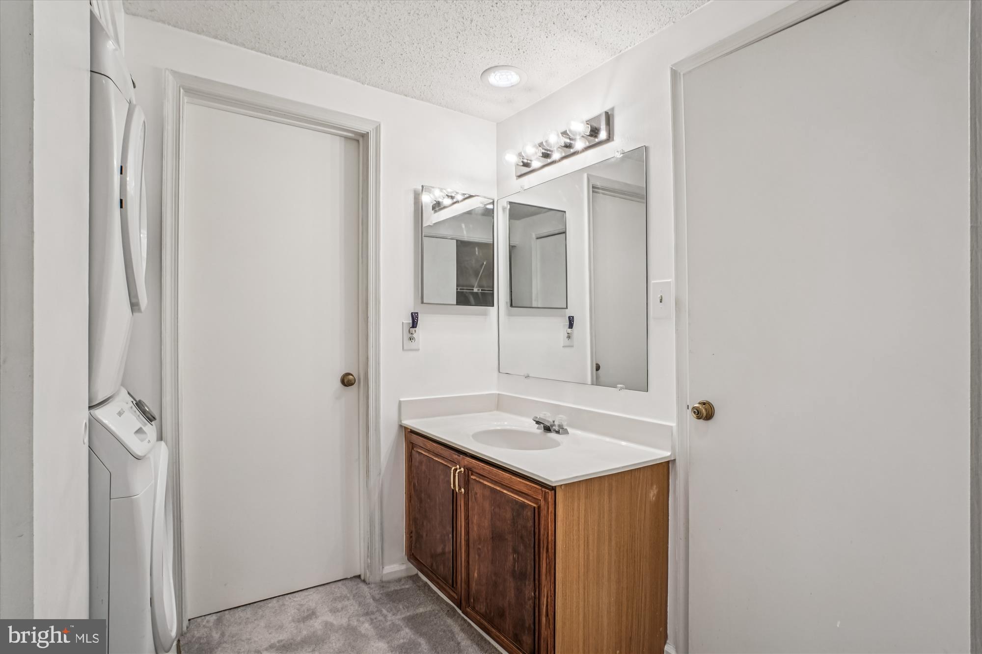 THE COVE - Residential