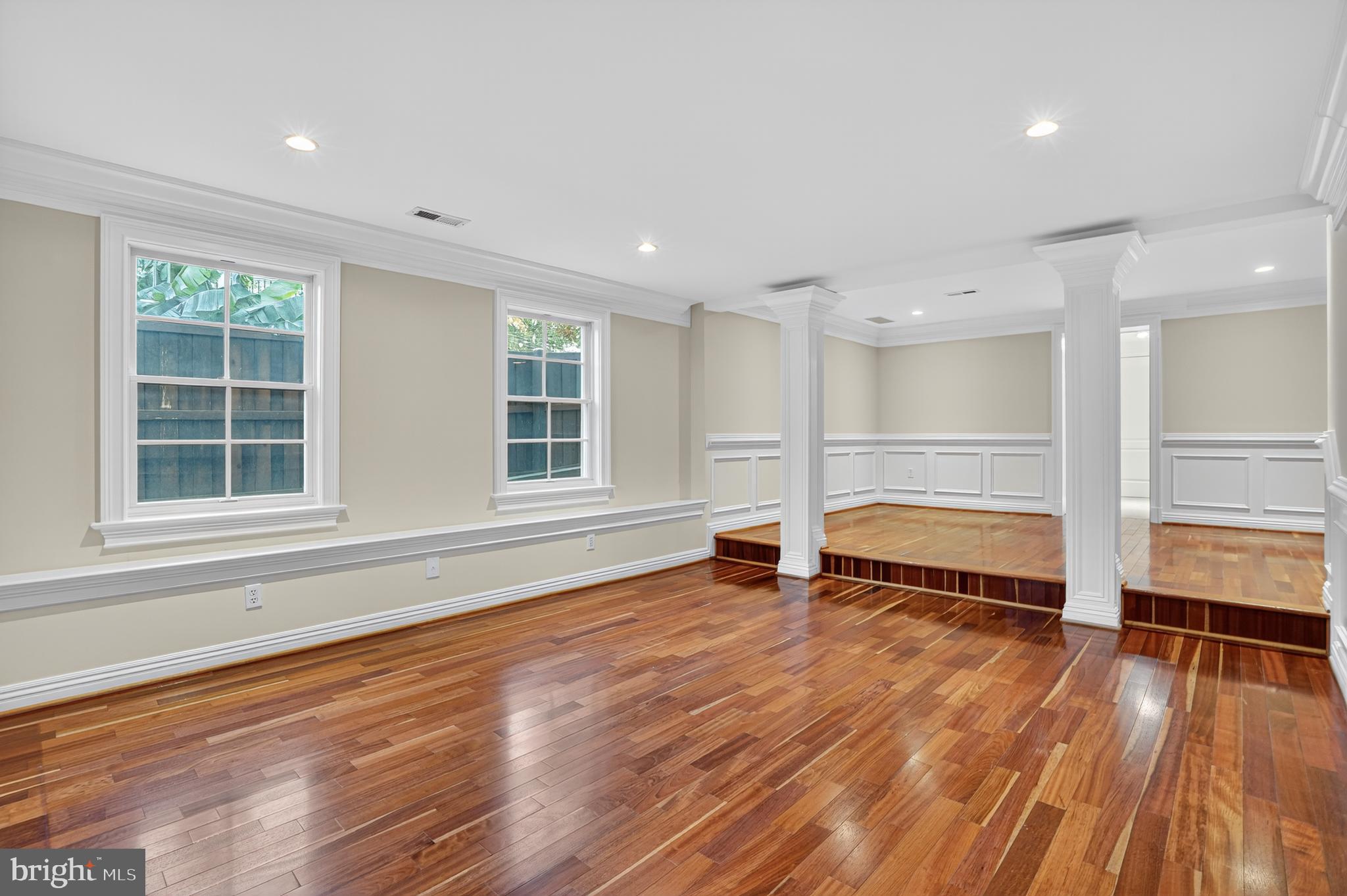 ANNANDALE TERRACE - Residential