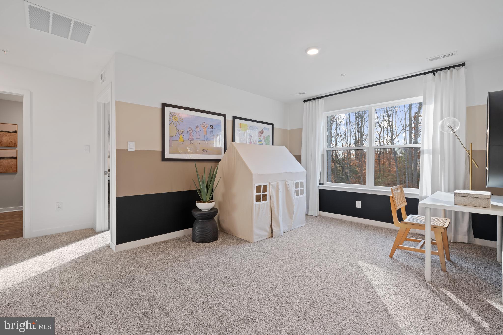 ACTON PARK - Residential