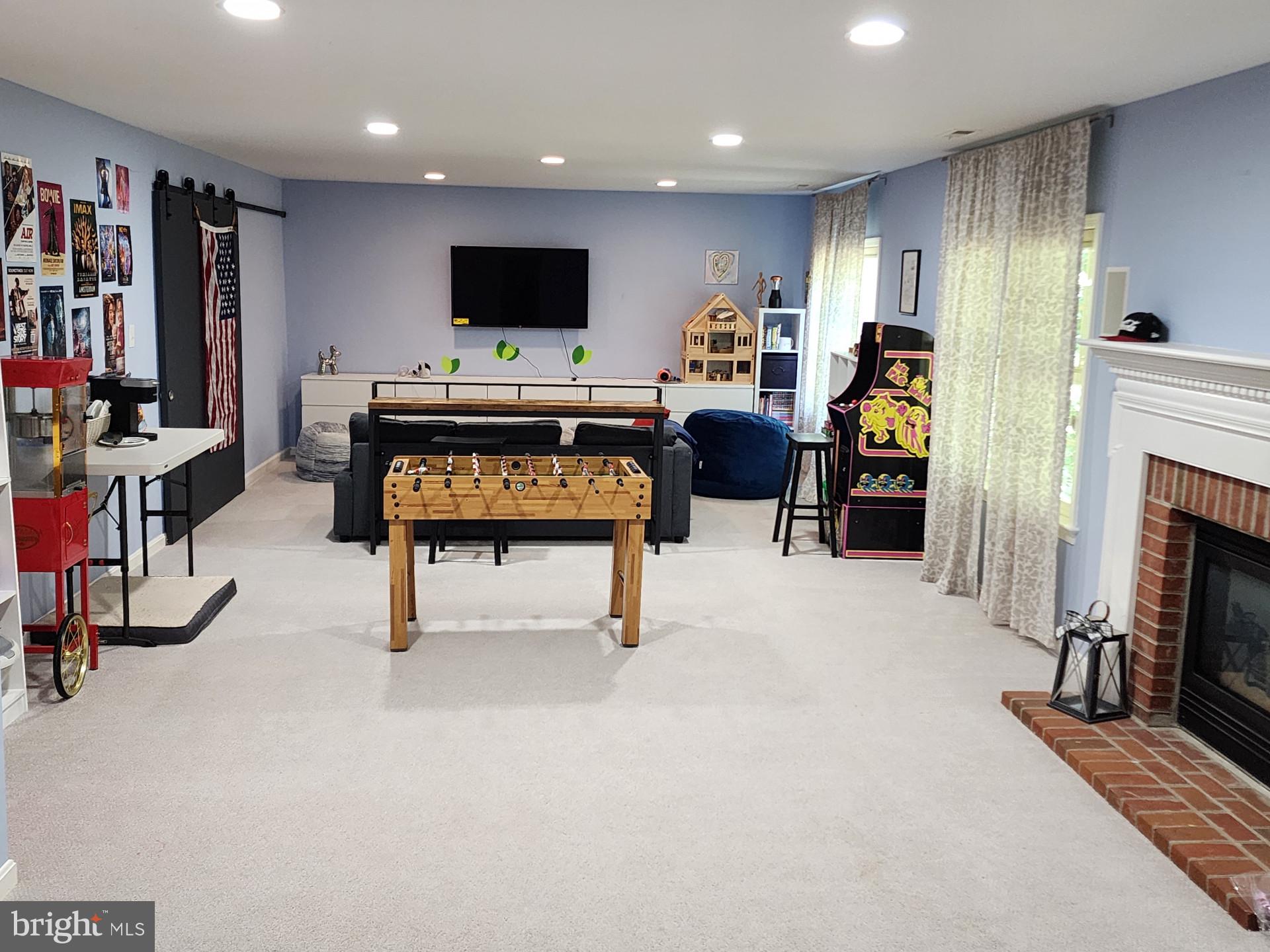 CARDEROCK SPRINGS - Residential