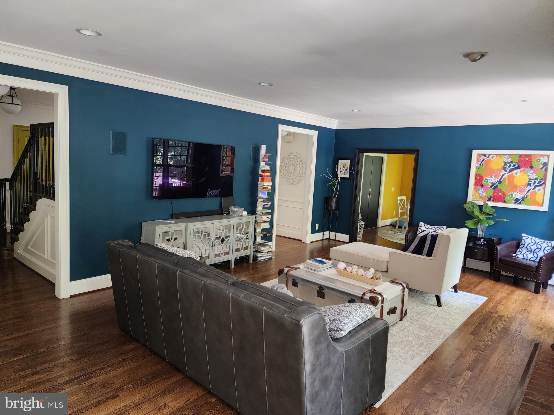 CARDEROCK SPRINGS - Residential