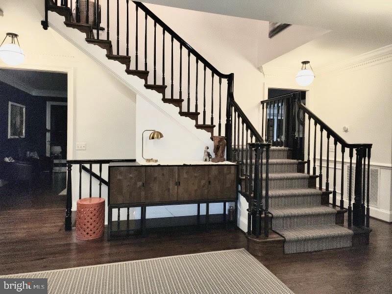 CARDEROCK SPRINGS - Residential