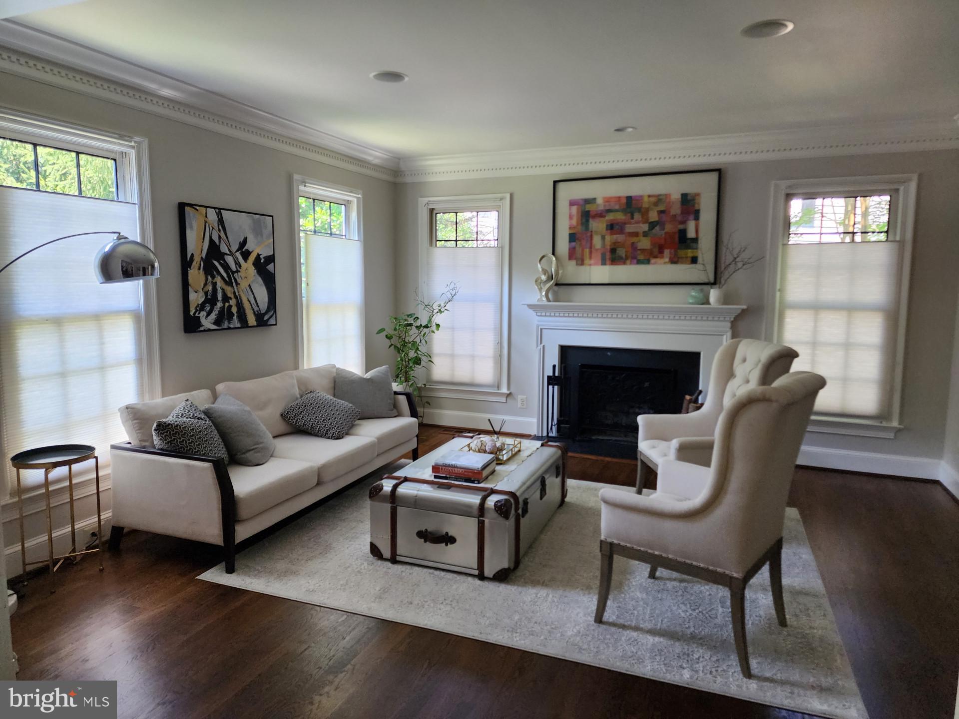 CARDEROCK SPRINGS - Residential