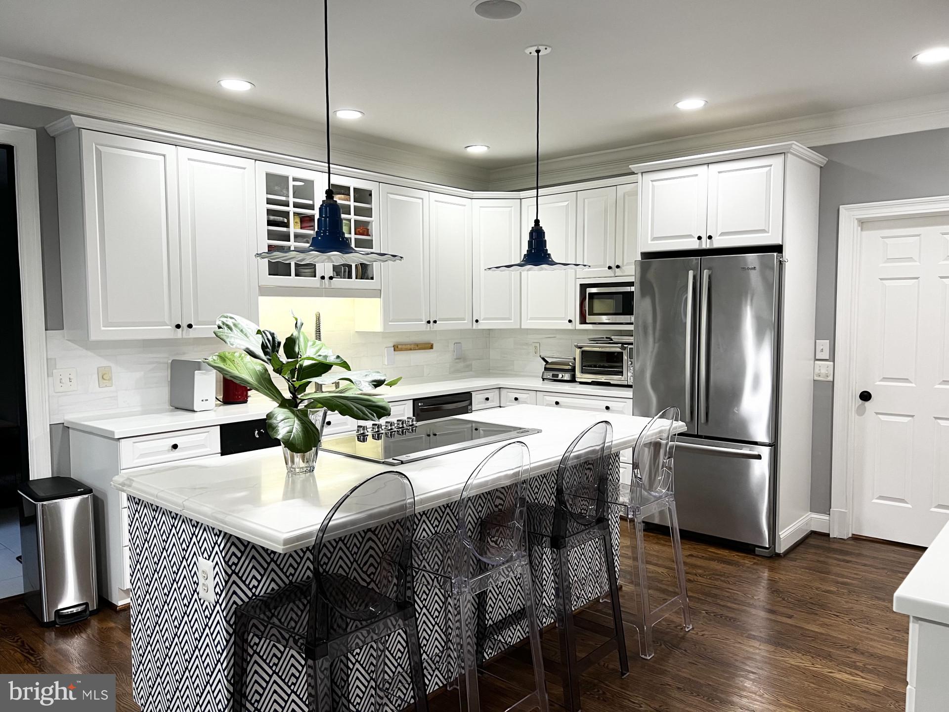 CARDEROCK SPRINGS - Residential