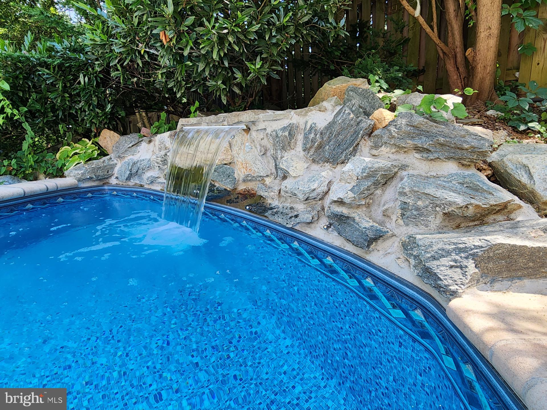 CARDEROCK SPRINGS - Residential