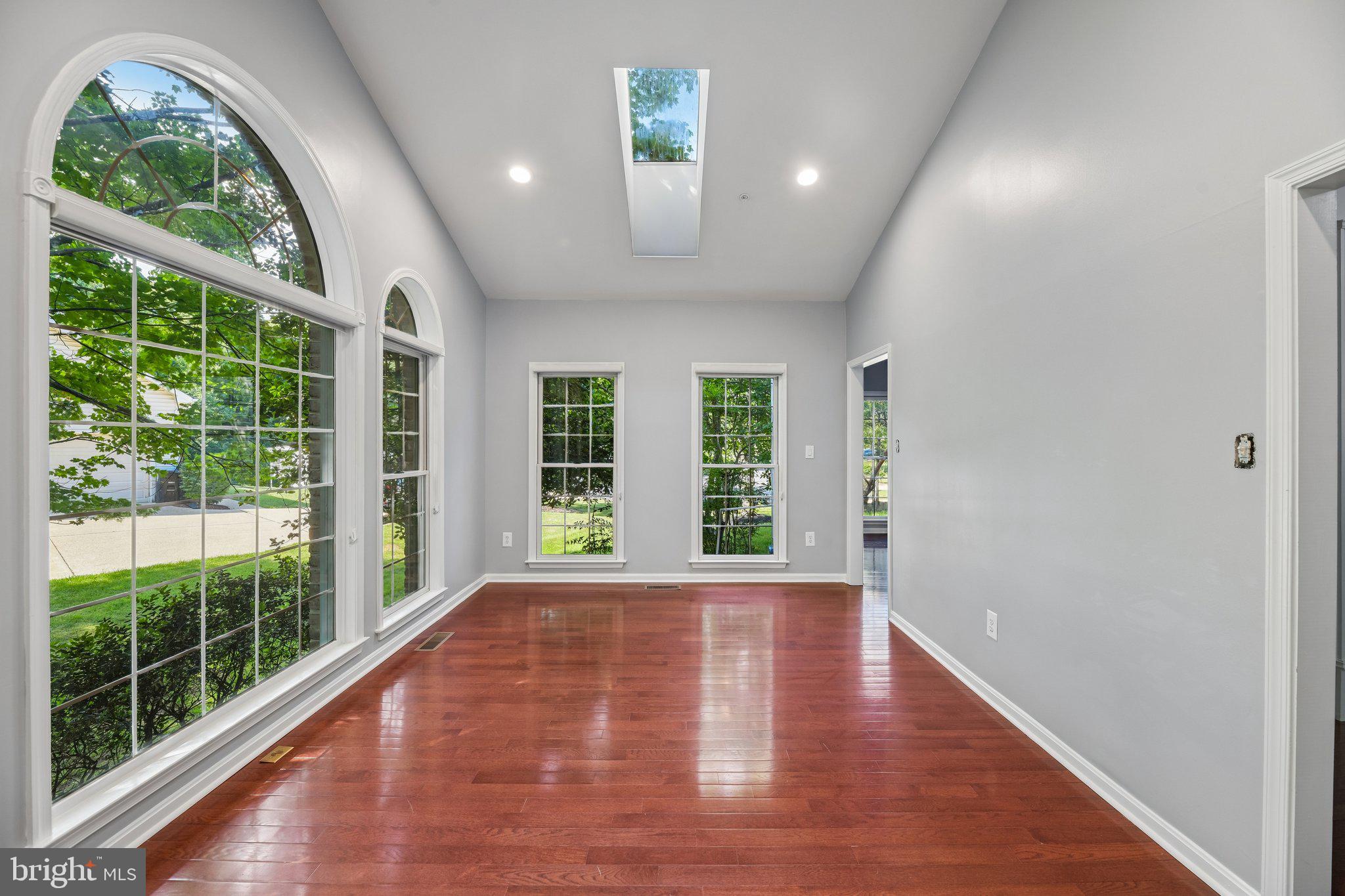 FARMINGTON WOODS - Residential