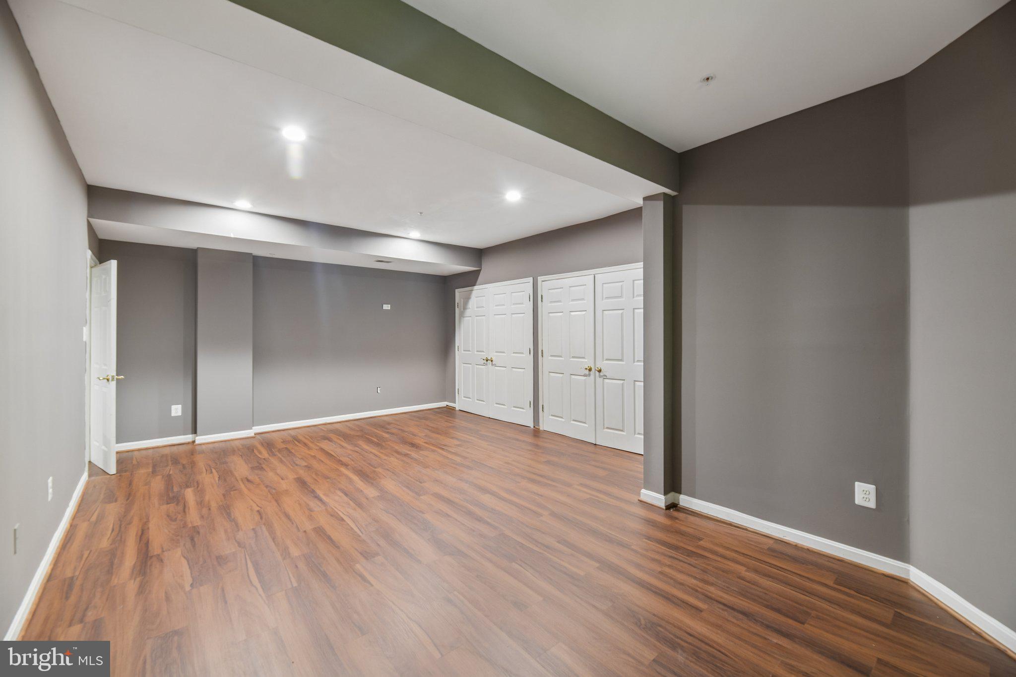 FARMINGTON WOODS - Residential