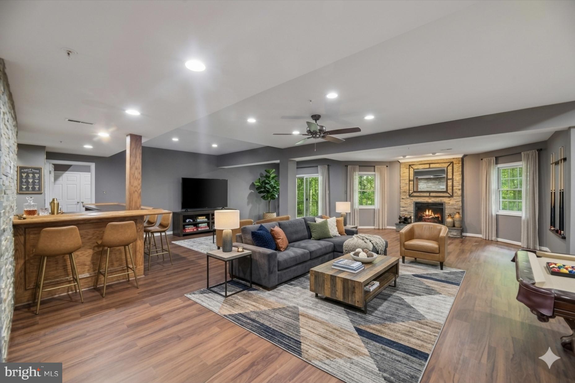 FARMINGTON WOODS - Residential