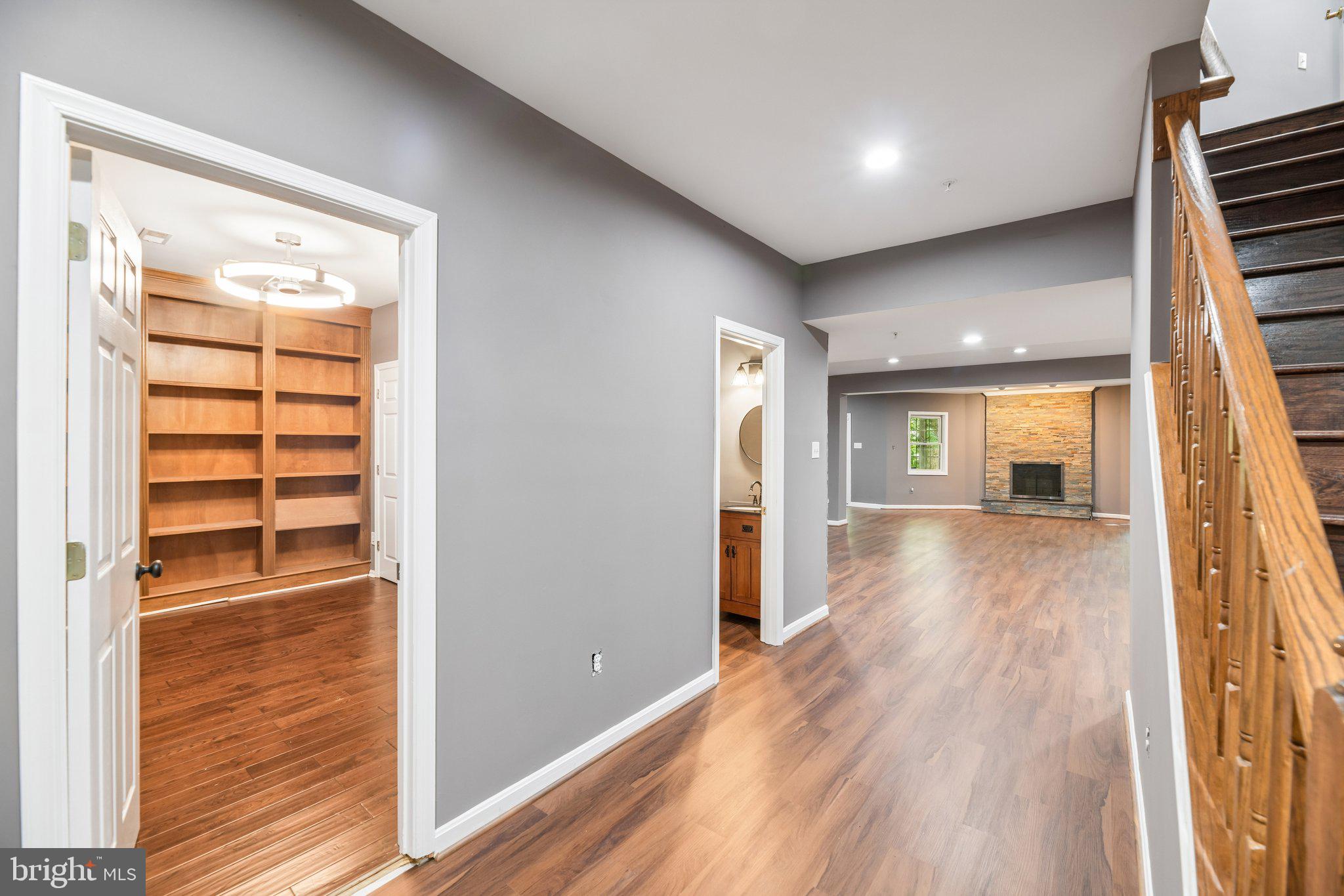 FARMINGTON WOODS - Residential