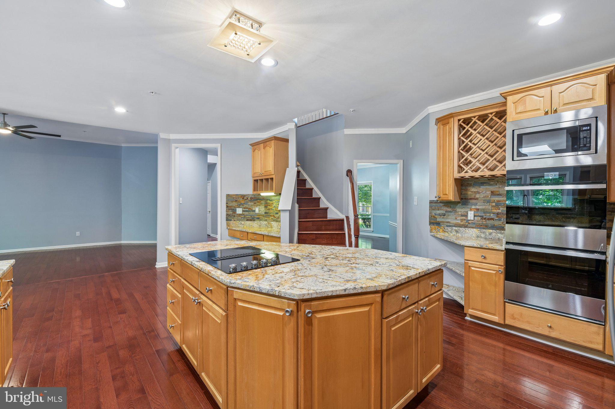 FARMINGTON WOODS - Residential