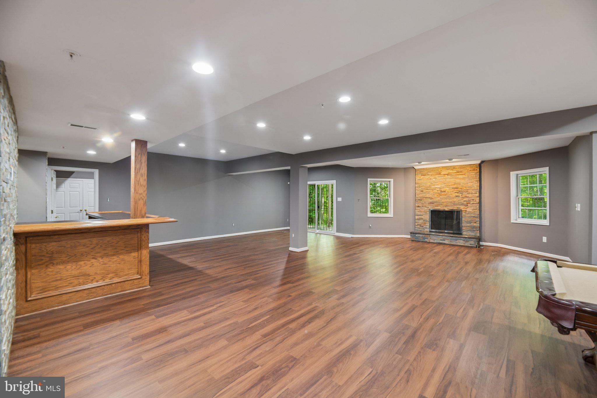 FARMINGTON WOODS - Residential
