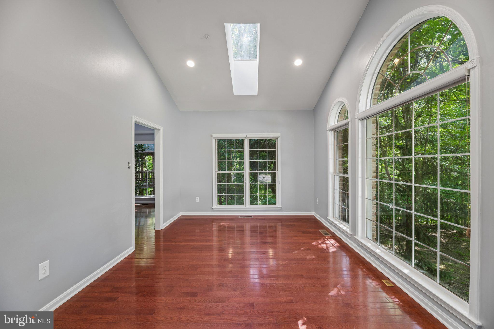 FARMINGTON WOODS - Residential
