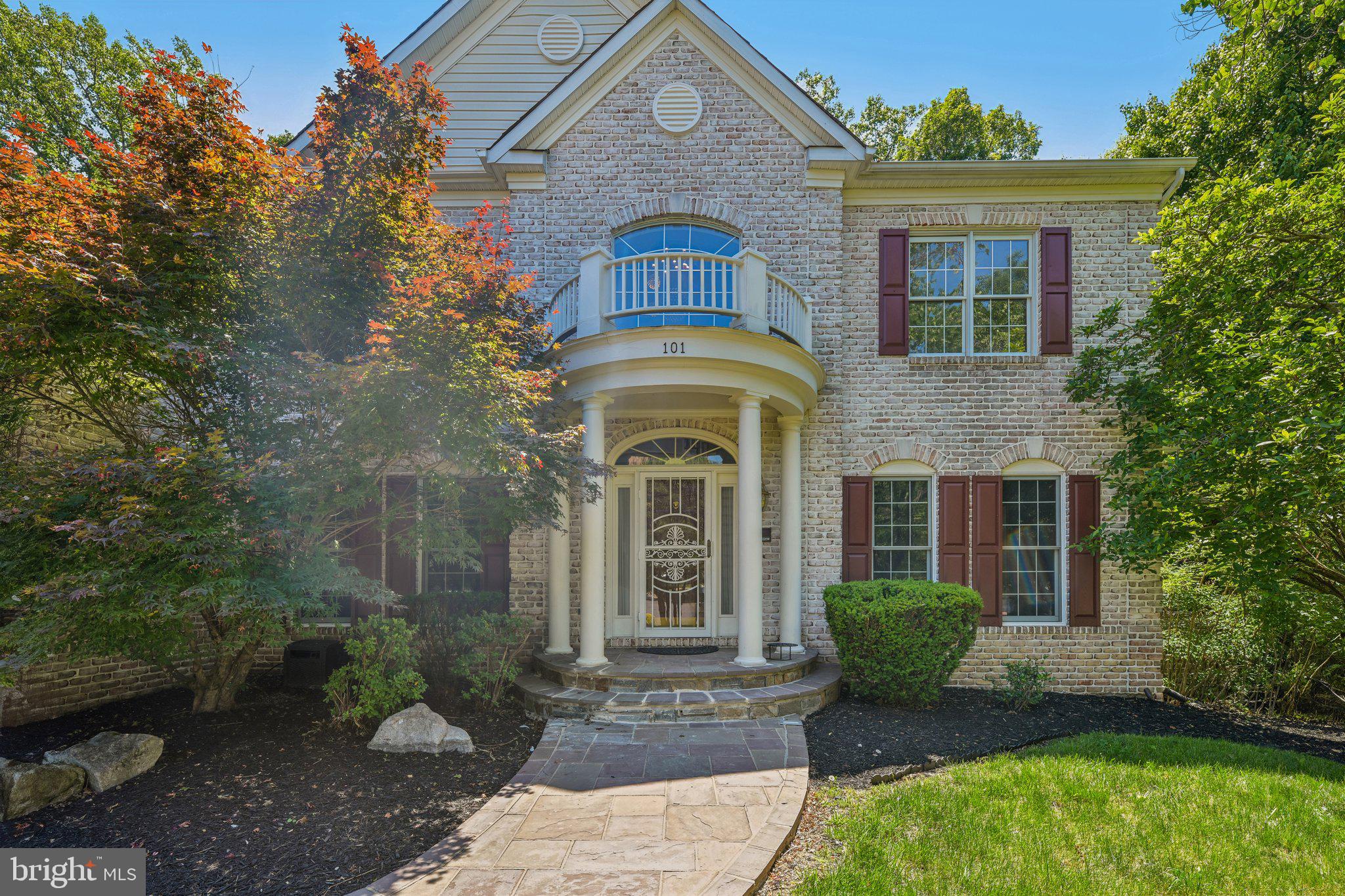 FARMINGTON WOODS - Residential