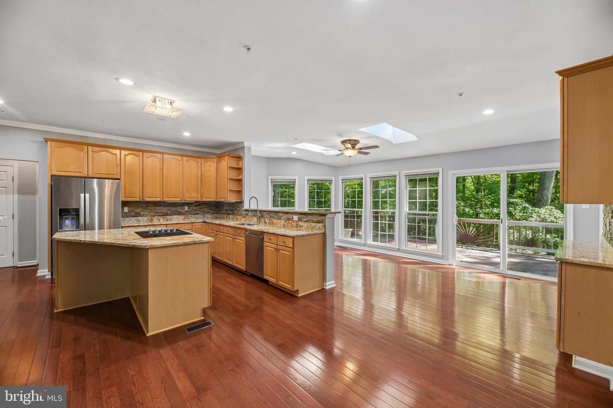 FARMINGTON WOODS - Residential