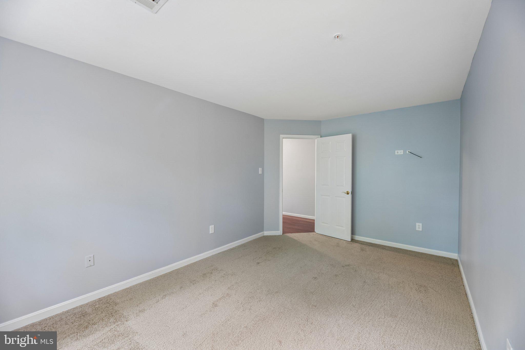 FARMINGTON WOODS - Residential