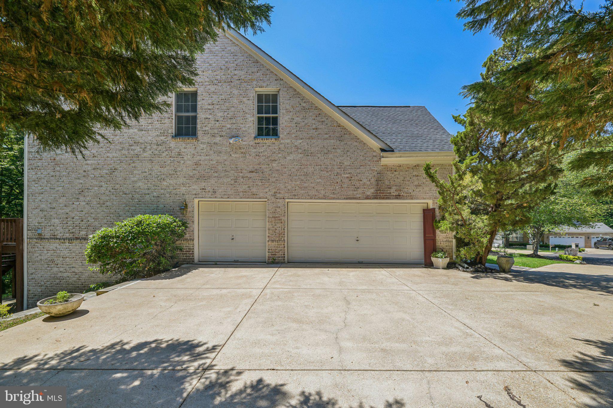 FARMINGTON WOODS - Residential