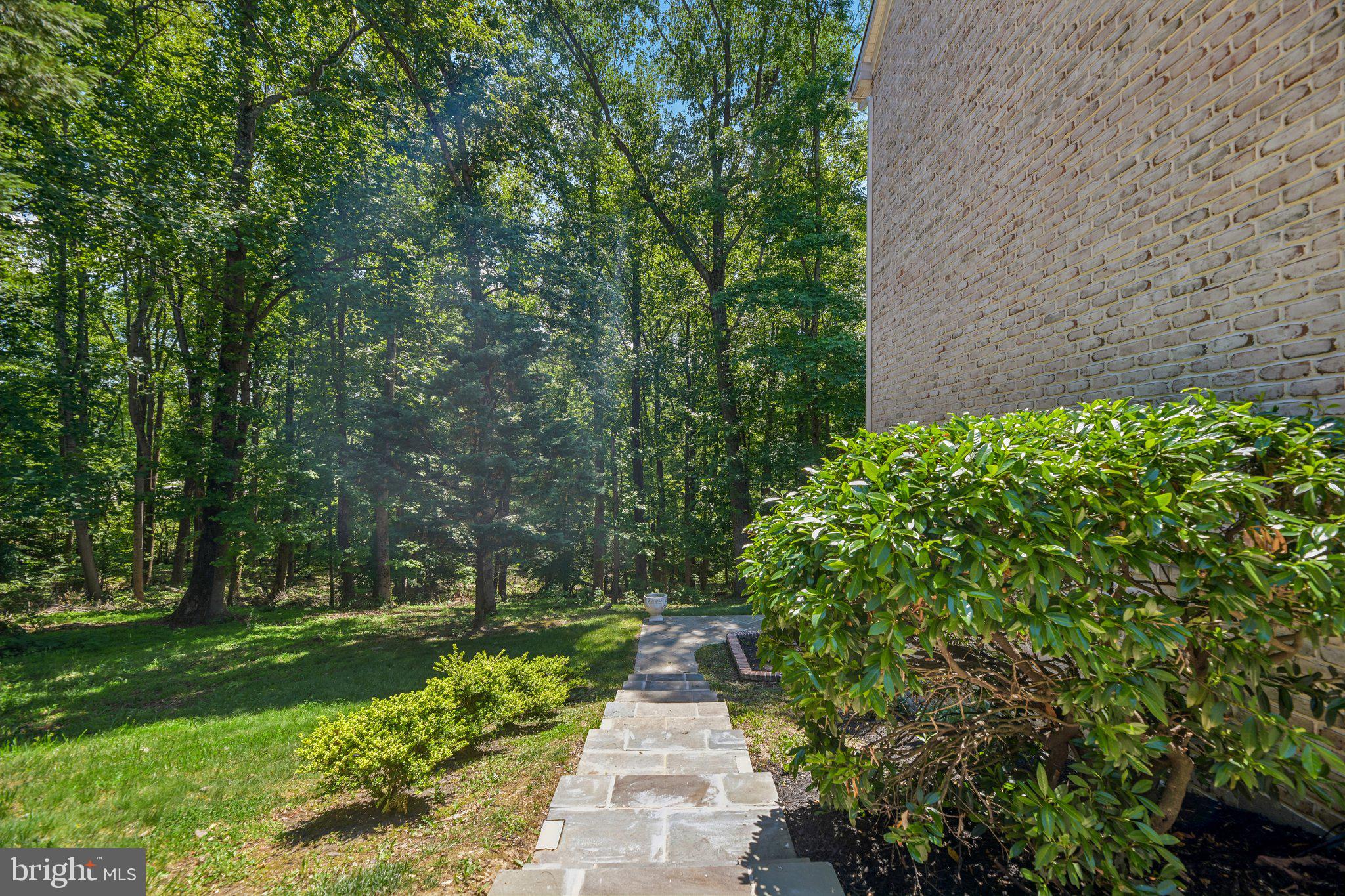 FARMINGTON WOODS - Residential