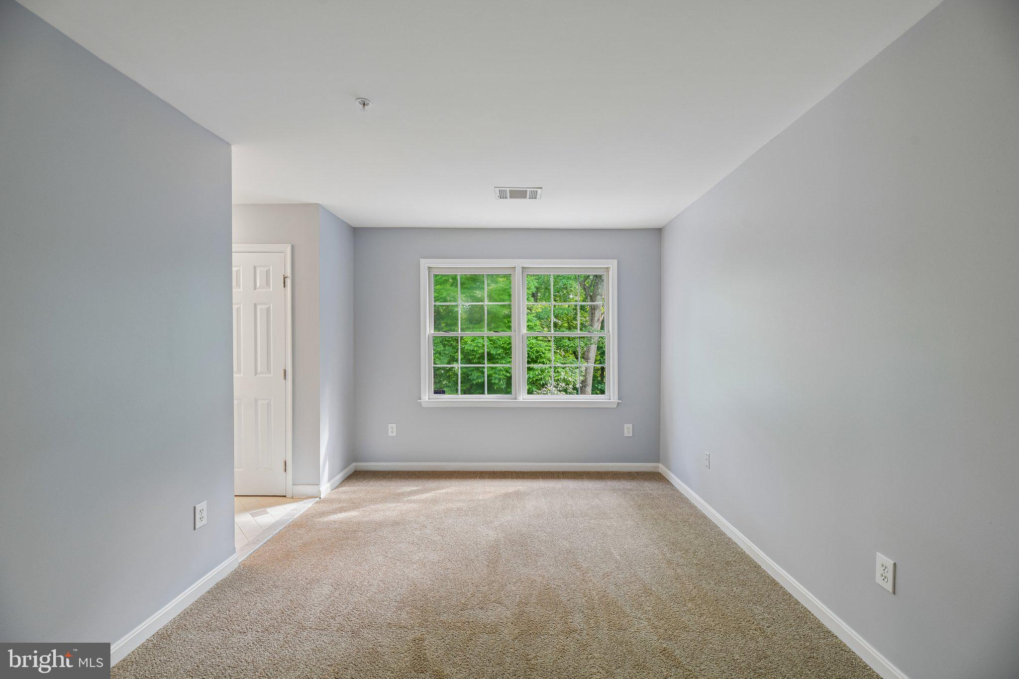 FARMINGTON WOODS - Residential
