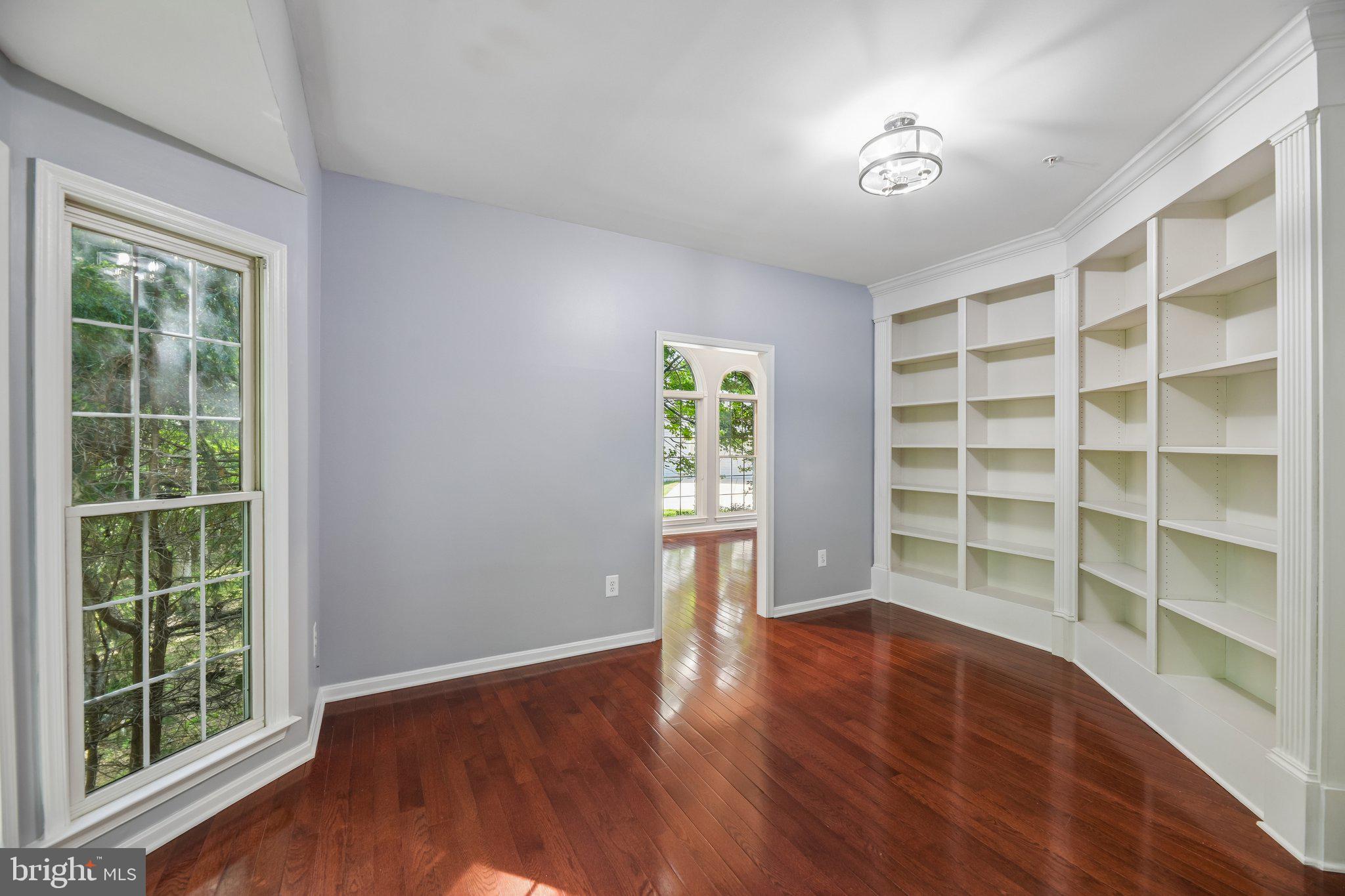 FARMINGTON WOODS - Residential