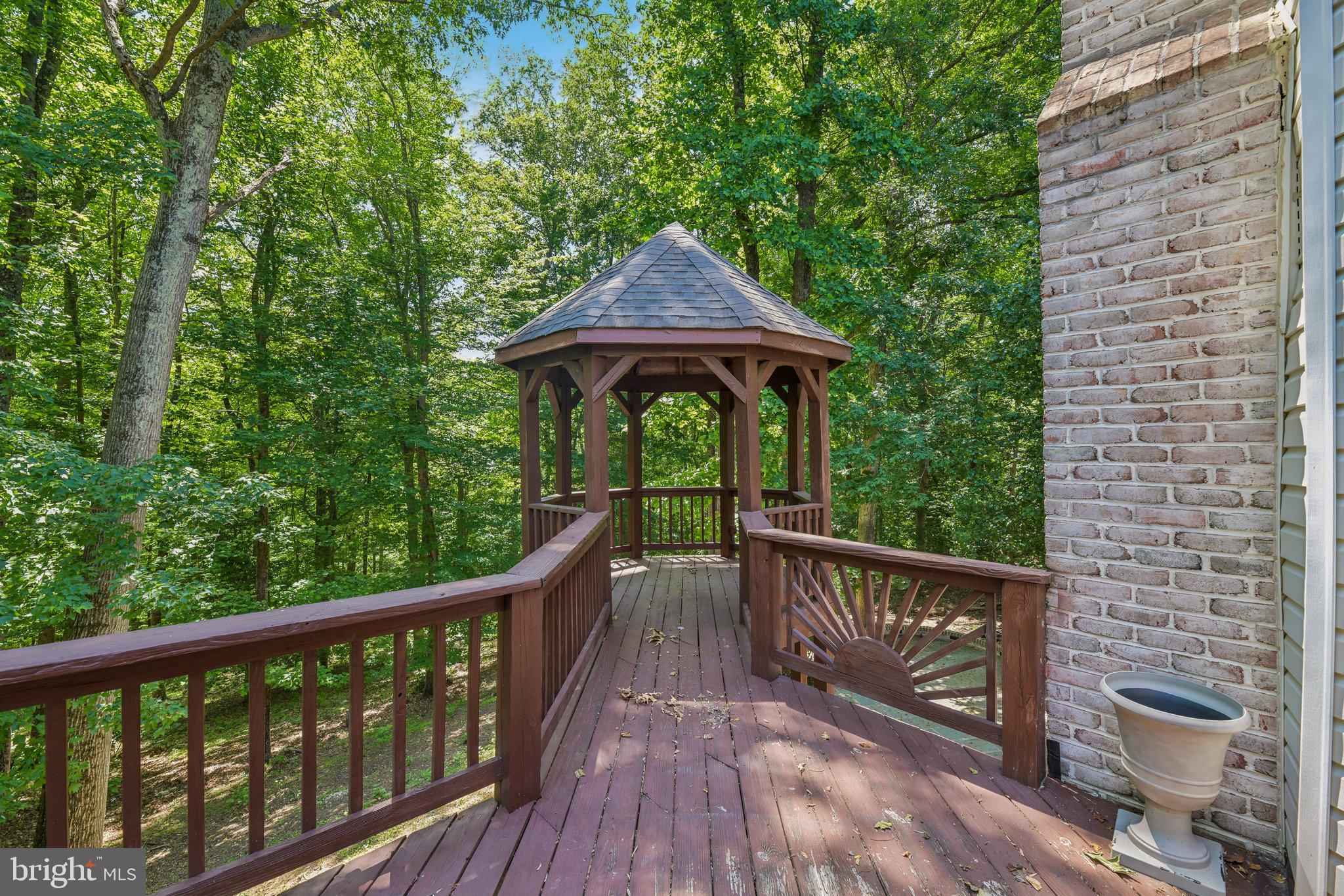 FARMINGTON WOODS - Residential