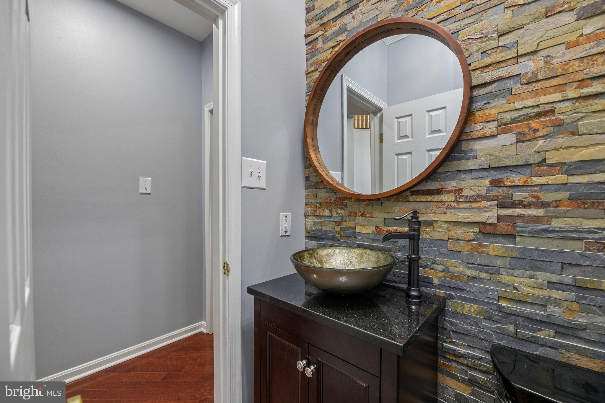 FARMINGTON WOODS - Residential