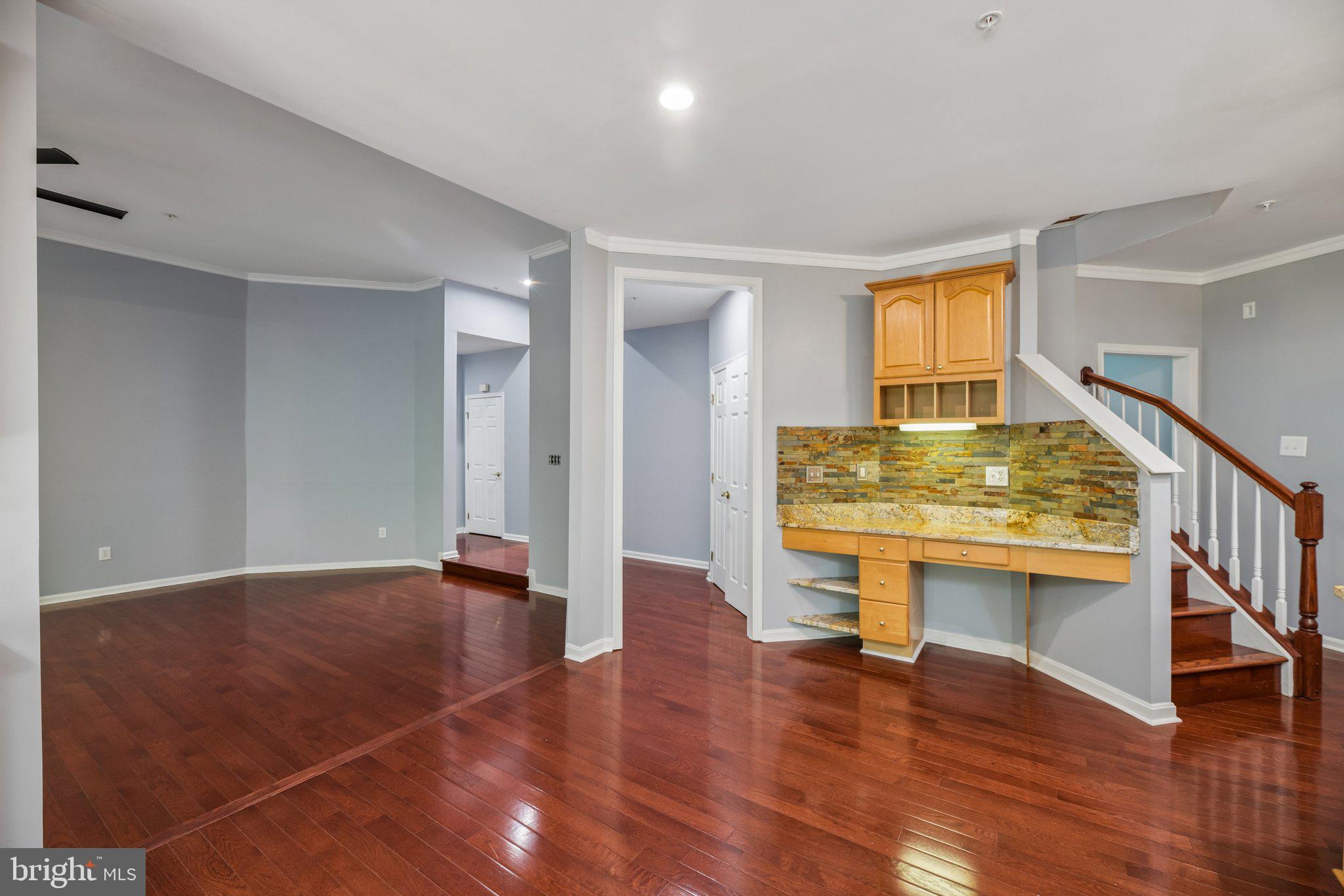 FARMINGTON WOODS - Residential