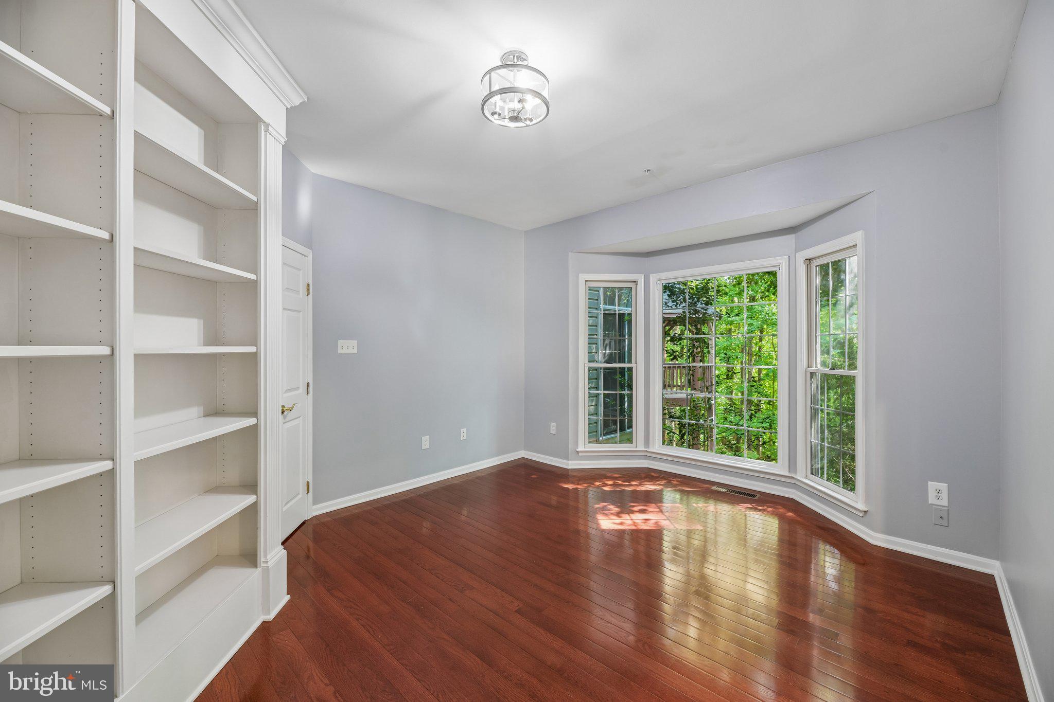 FARMINGTON WOODS - Residential