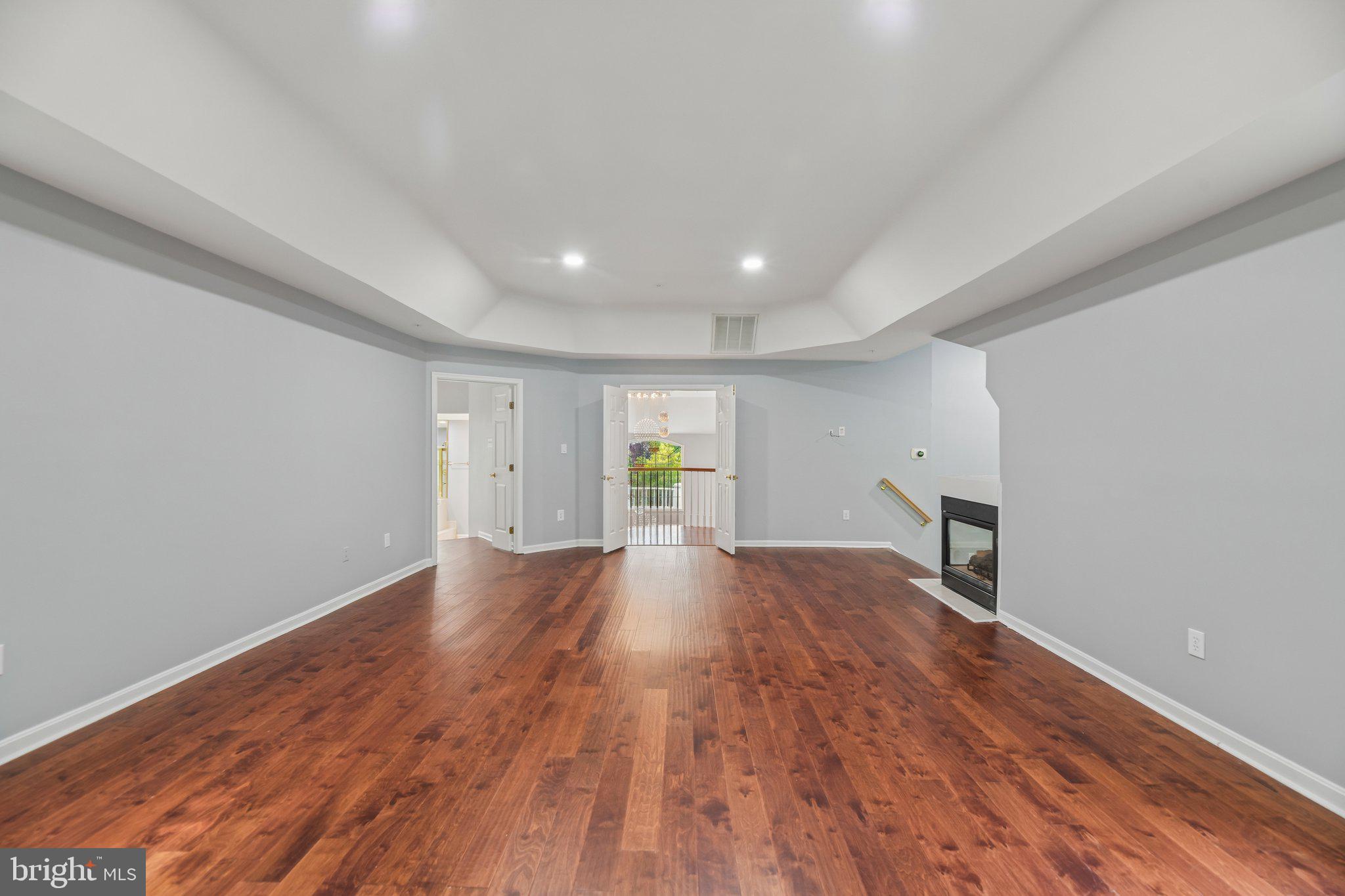 FARMINGTON WOODS - Residential