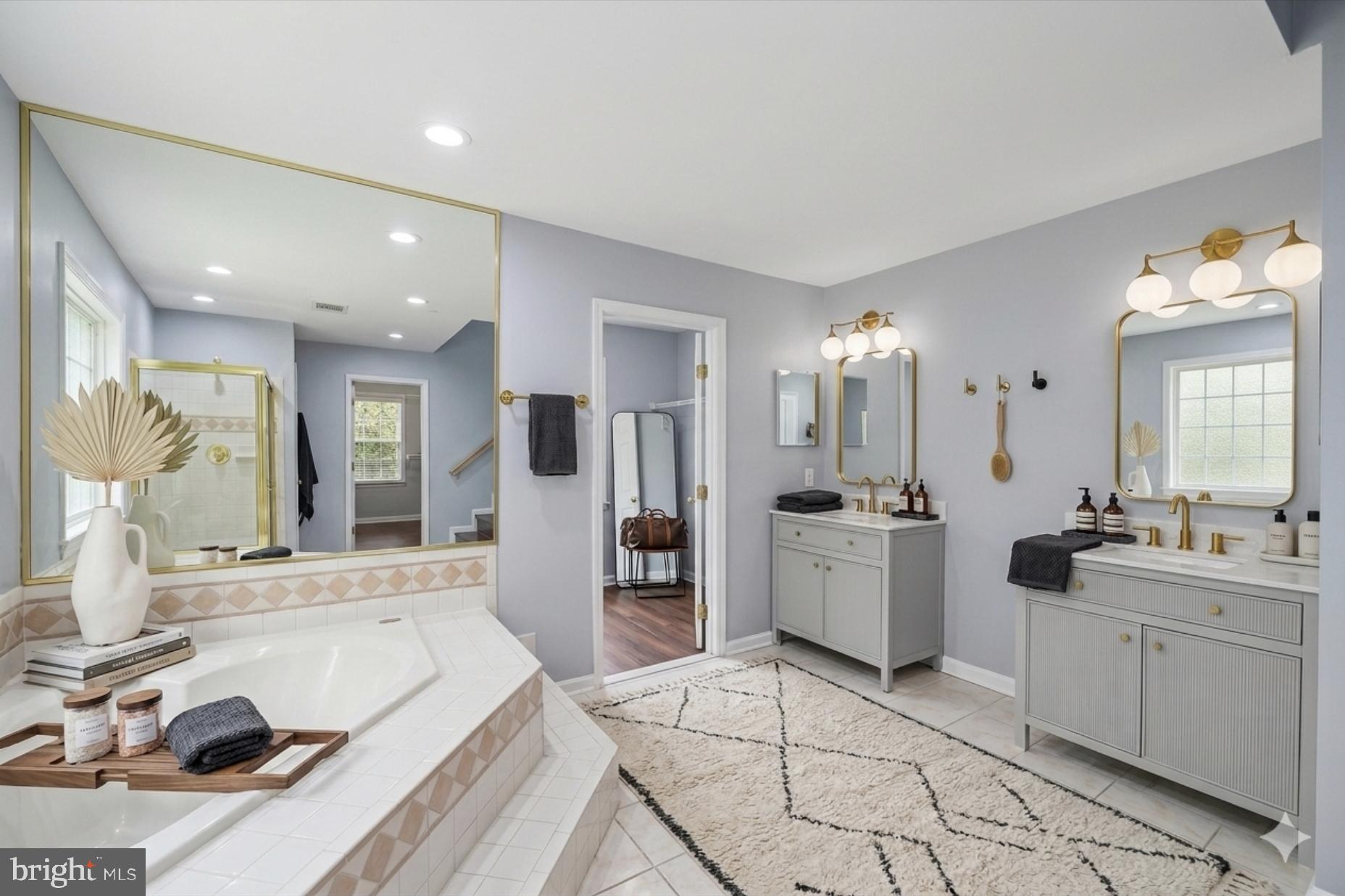 FARMINGTON WOODS - Residential