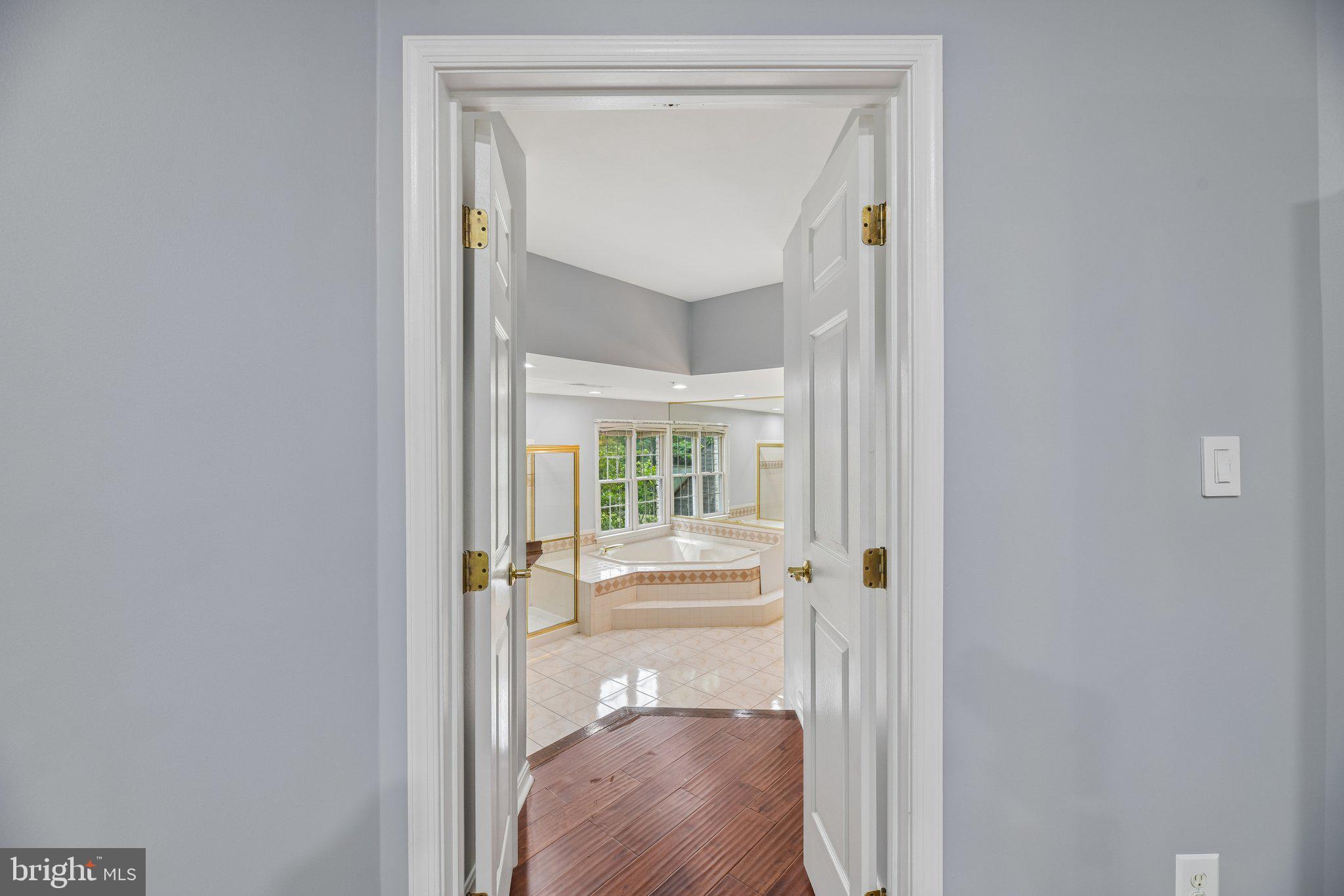 FARMINGTON WOODS - Residential