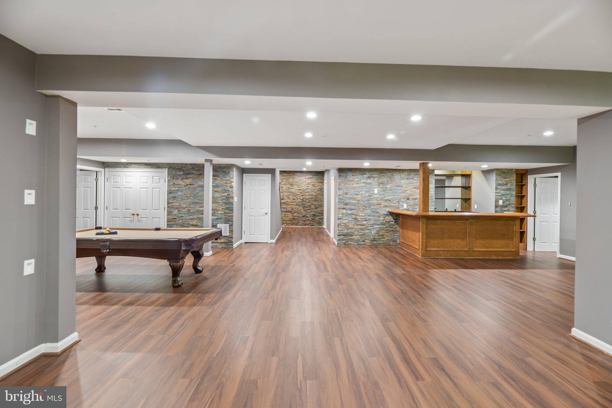 FARMINGTON WOODS - Residential
