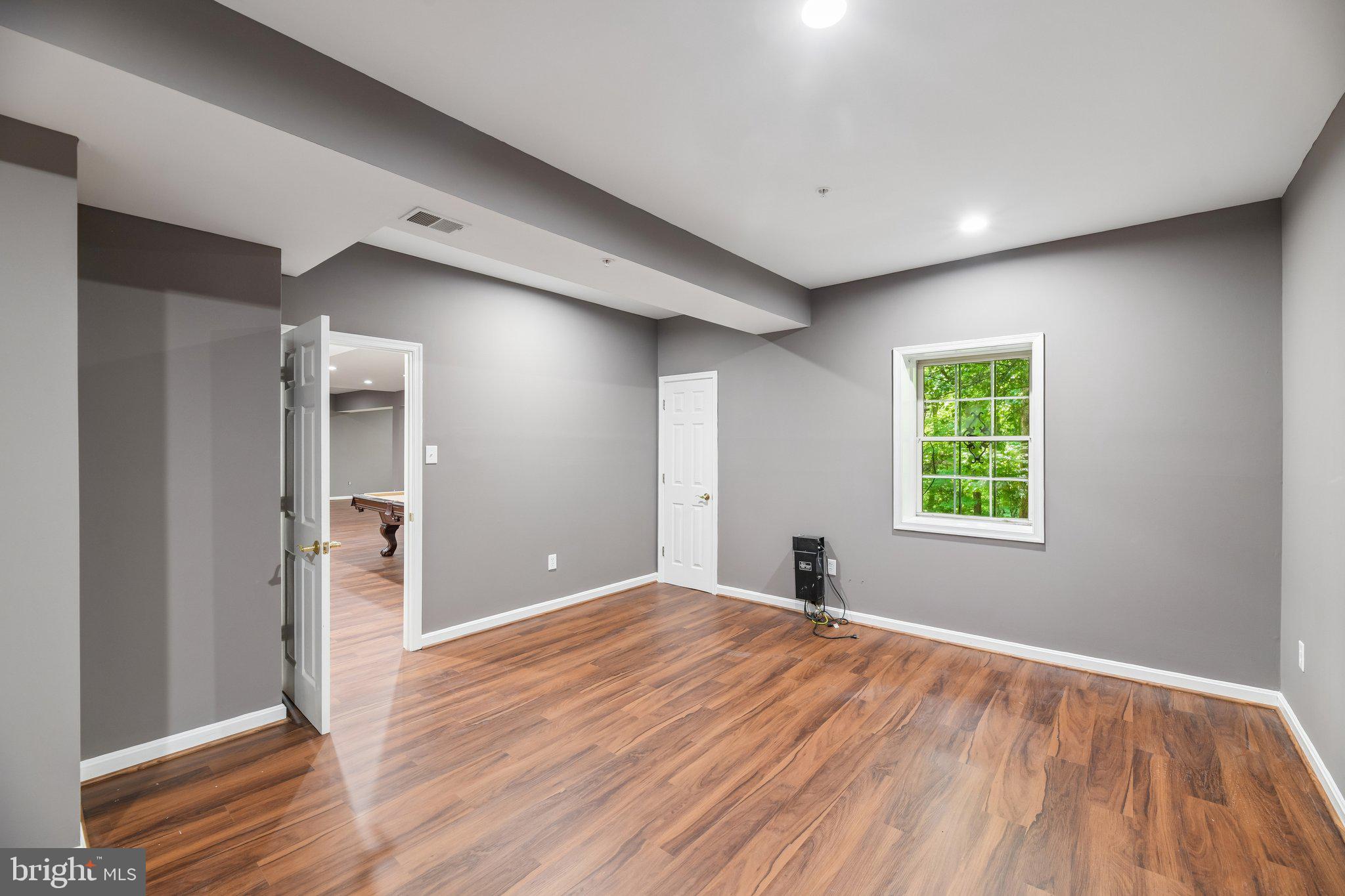 FARMINGTON WOODS - Residential