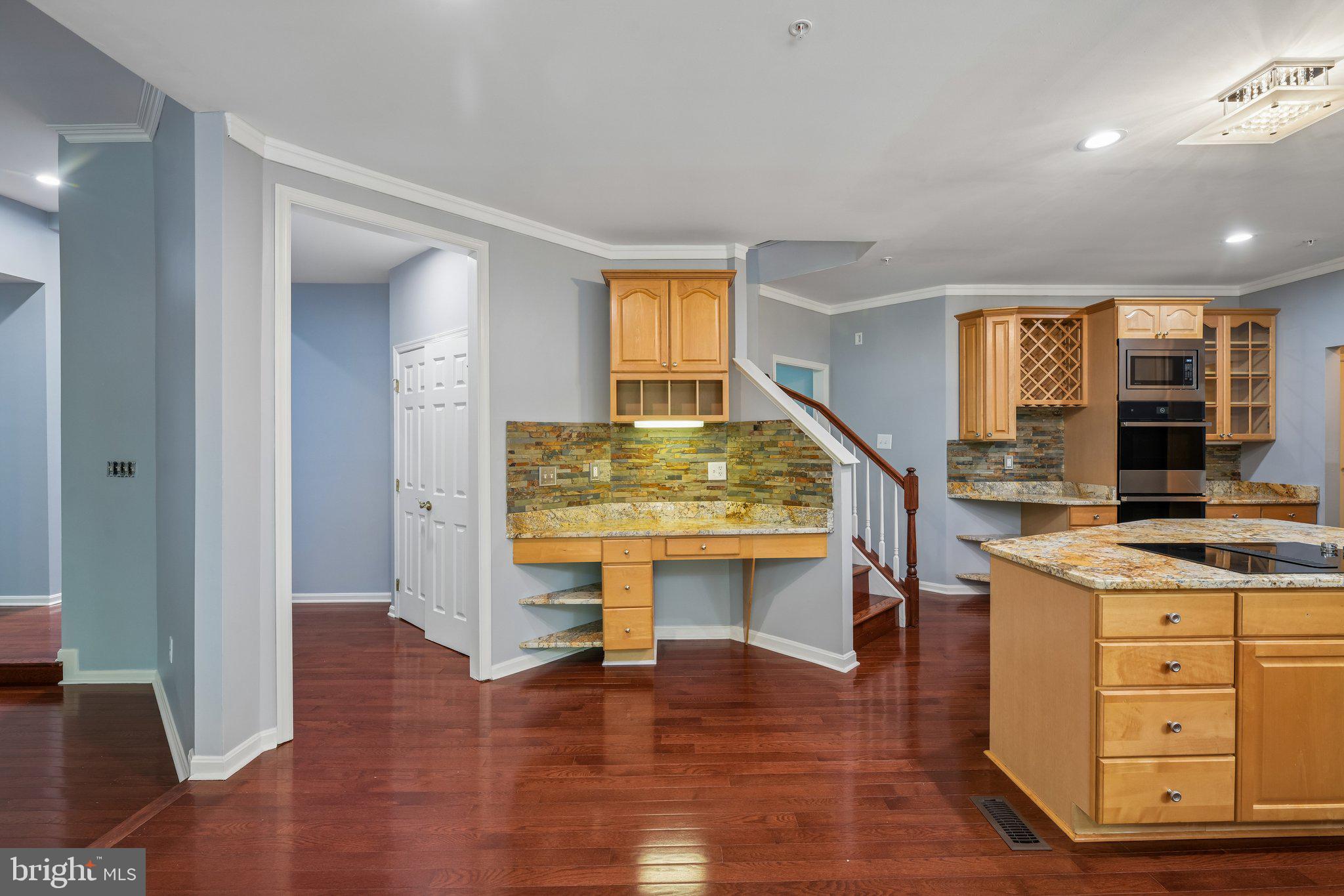 FARMINGTON WOODS - Residential