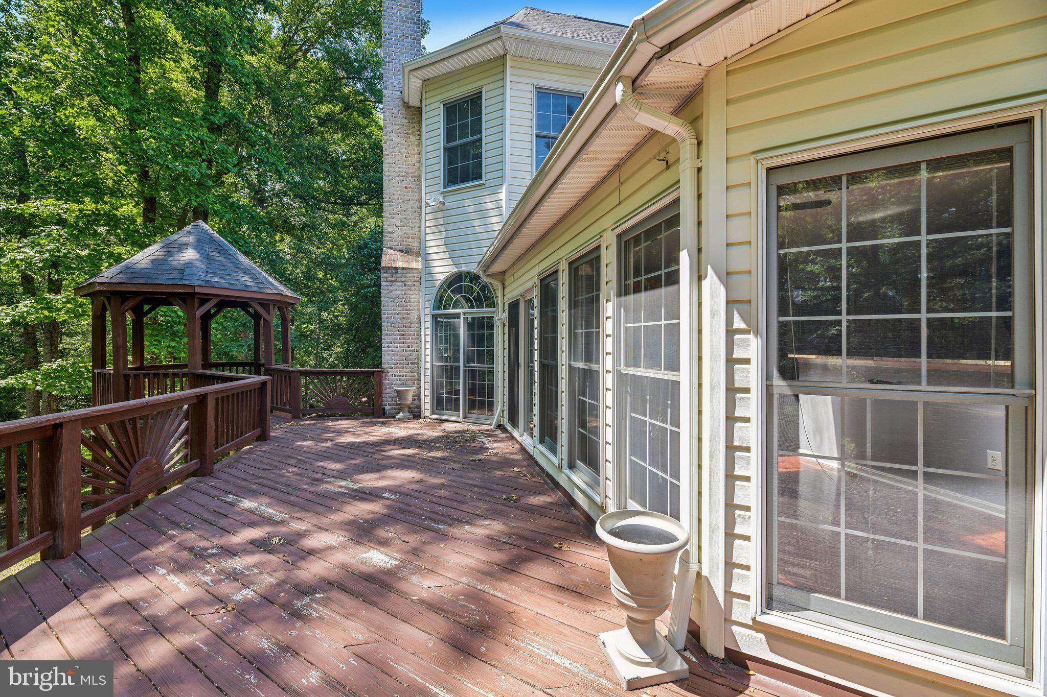 FARMINGTON WOODS - Residential