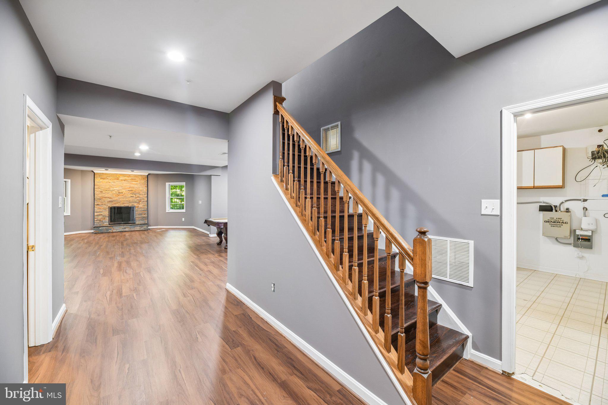 FARMINGTON WOODS - Residential