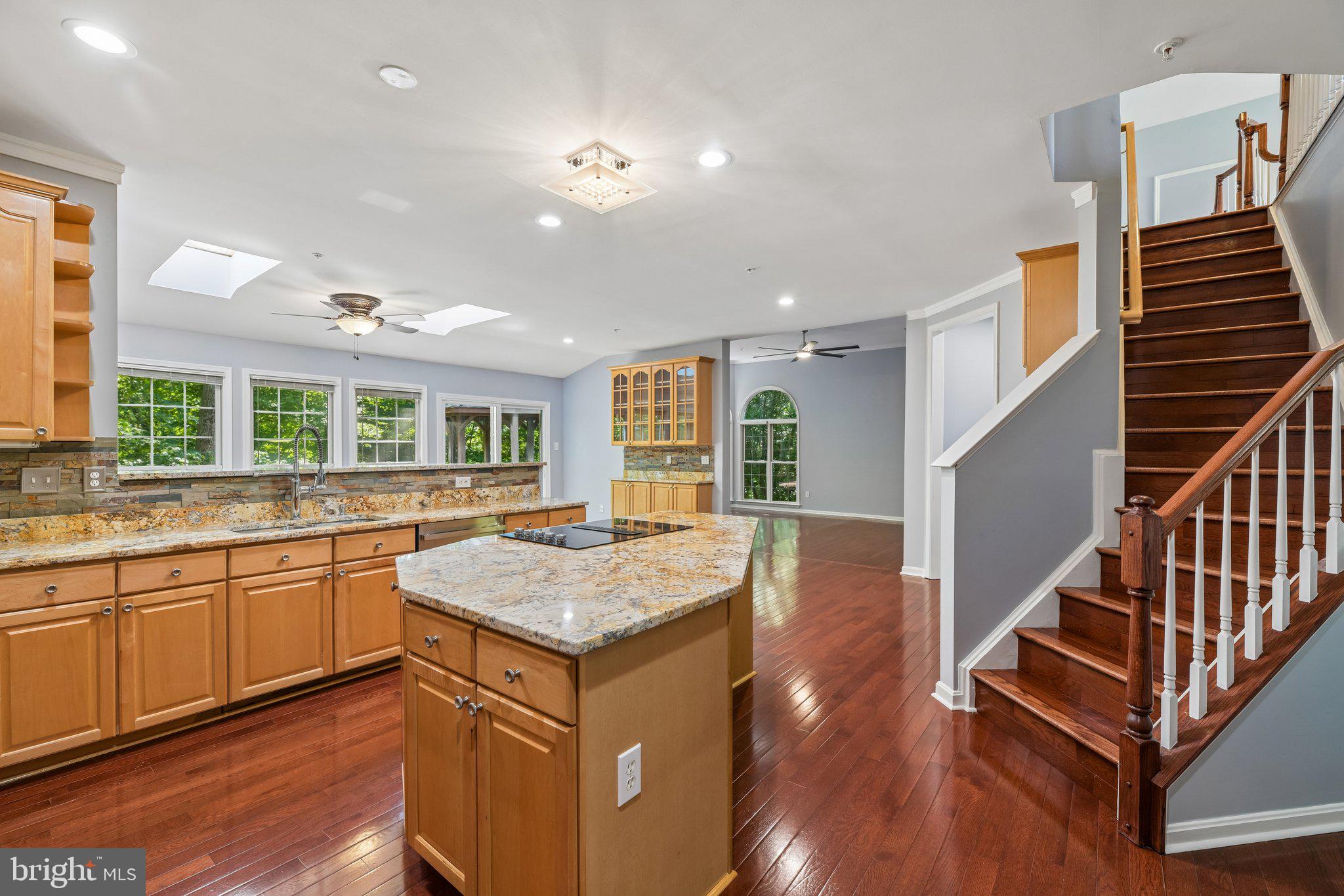 FARMINGTON WOODS - Residential