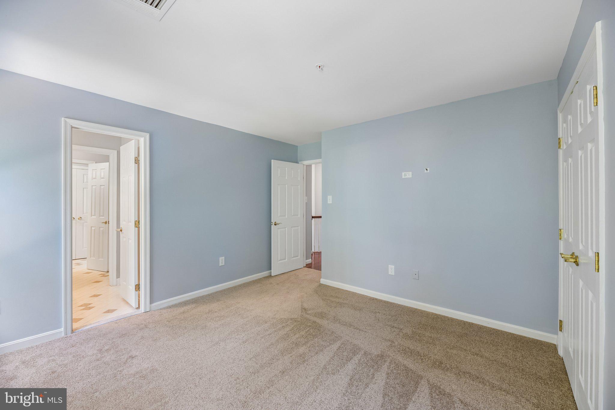 FARMINGTON WOODS - Residential