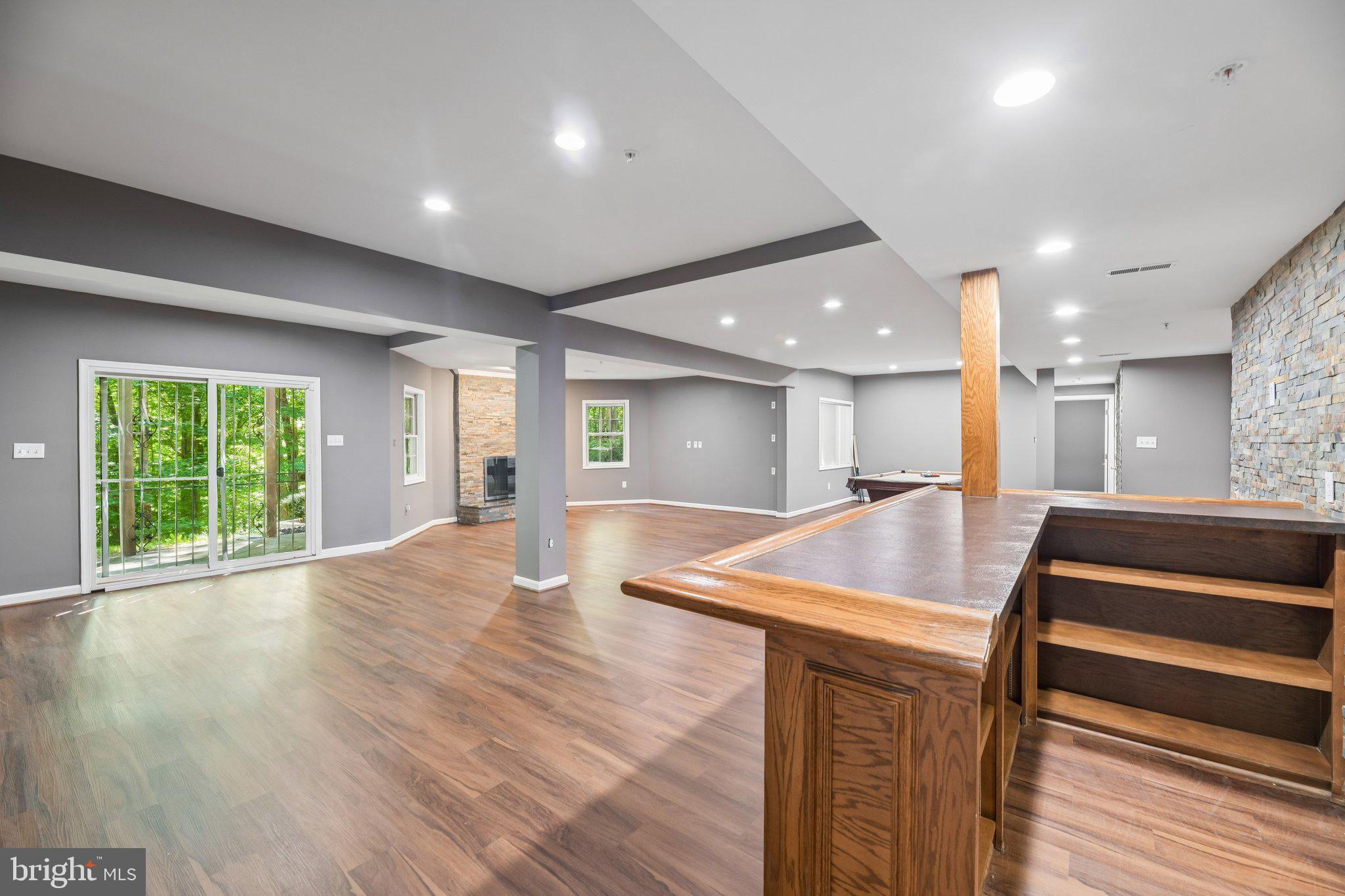 FARMINGTON WOODS - Residential
