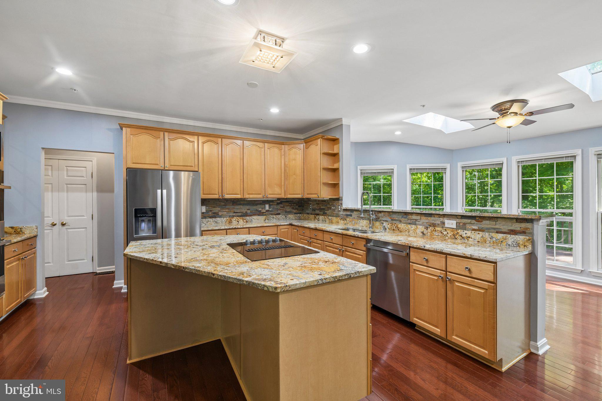 FARMINGTON WOODS - Residential