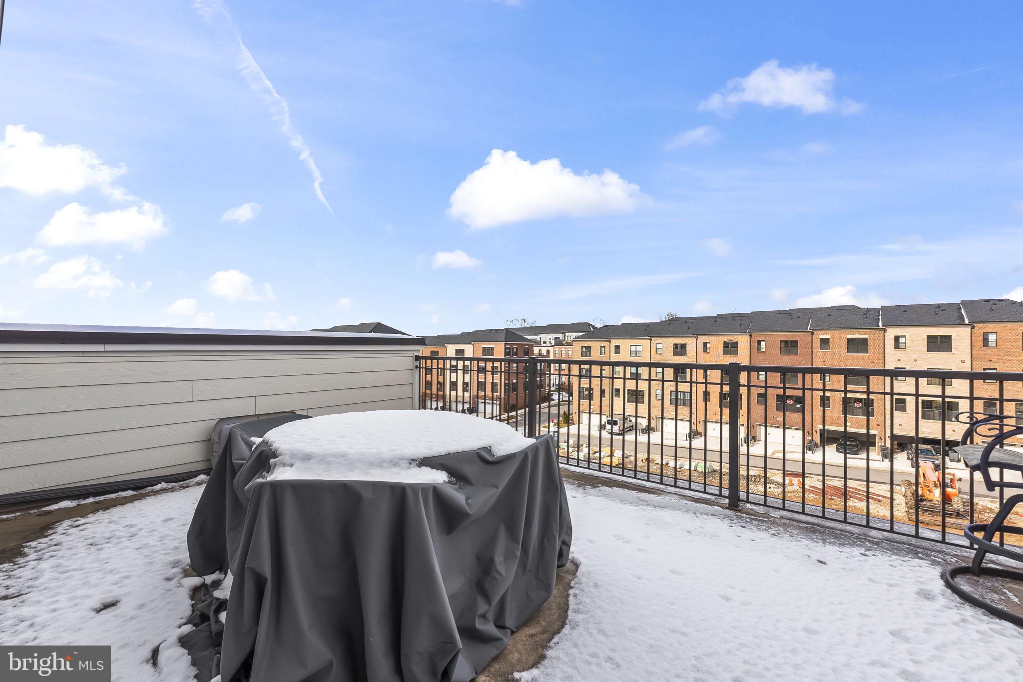 POTOMAC OVERLOOK CONDO - Residential