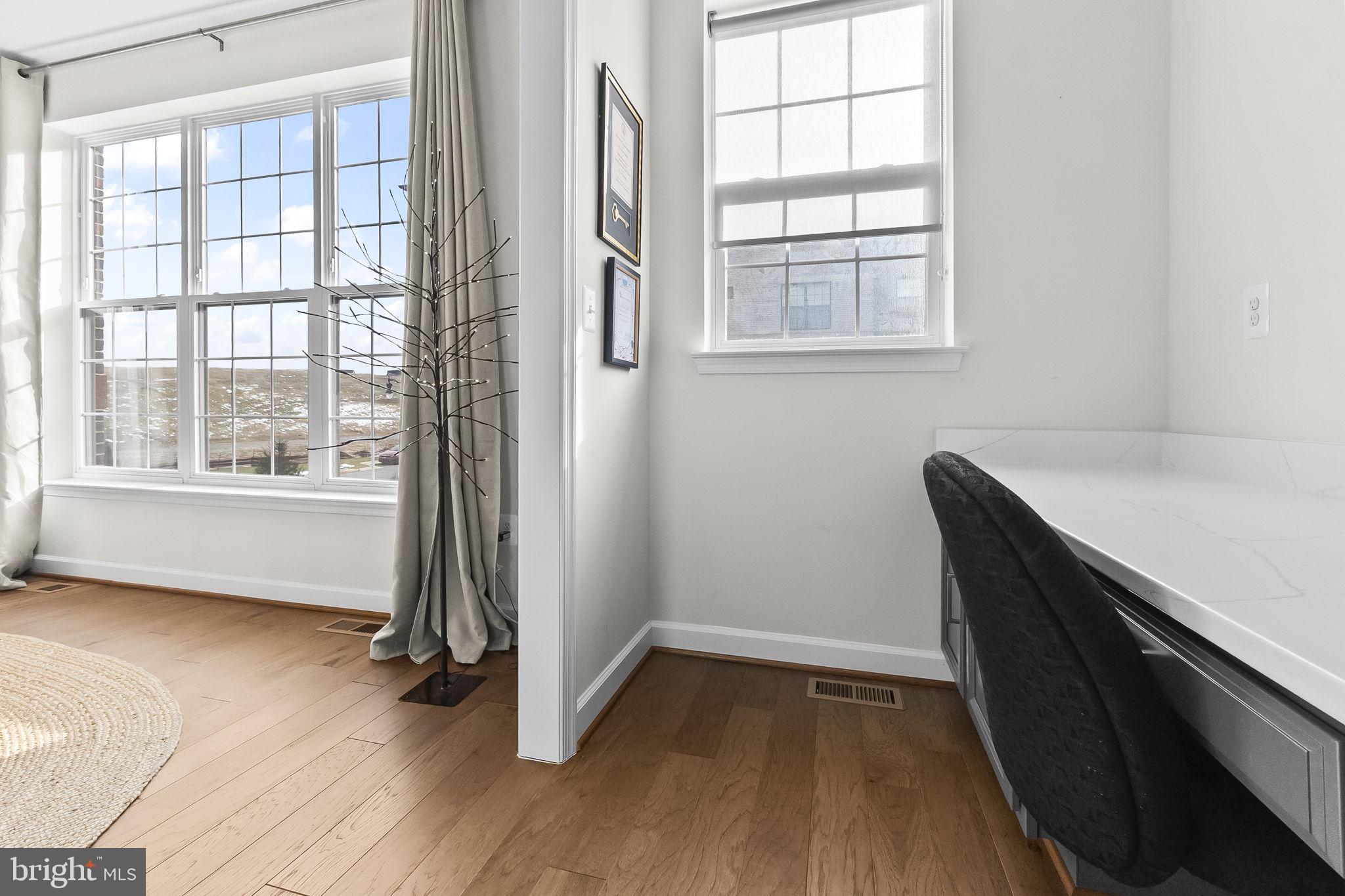 POTOMAC OVERLOOK CONDO - Residential