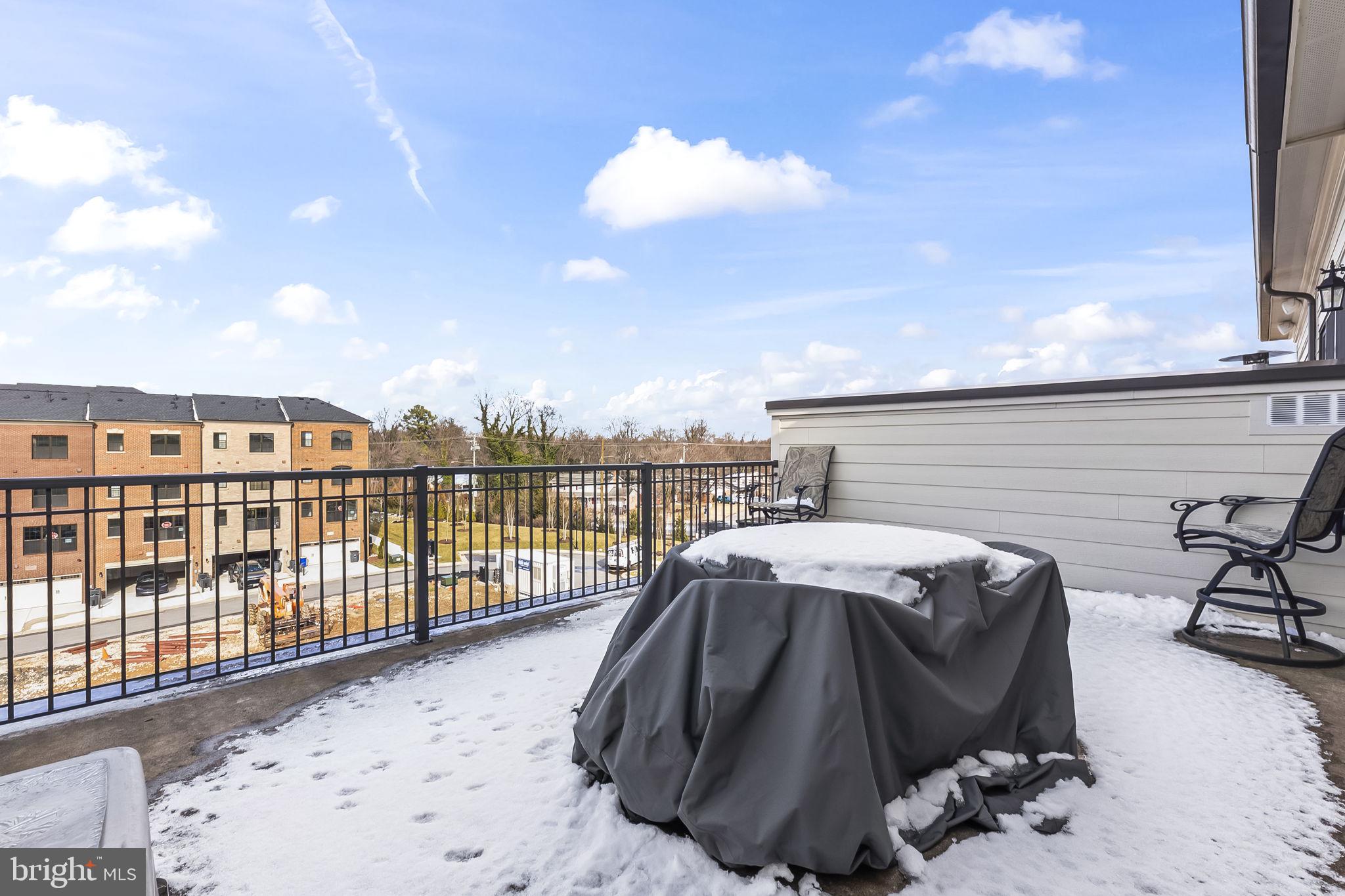 POTOMAC OVERLOOK CONDO - Residential