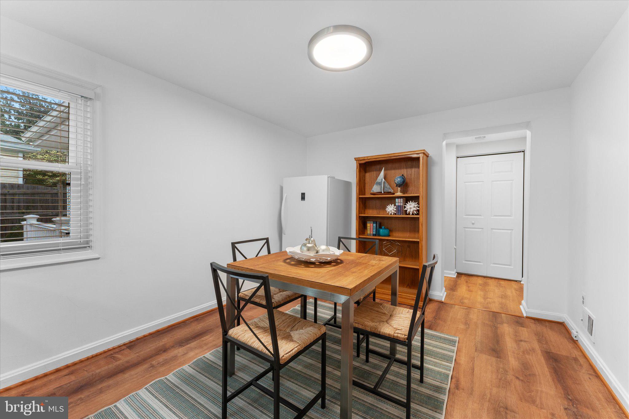 DONNA LEE GARDENS - Residential