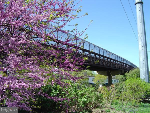 DONNA LEE GARDENS - Residential