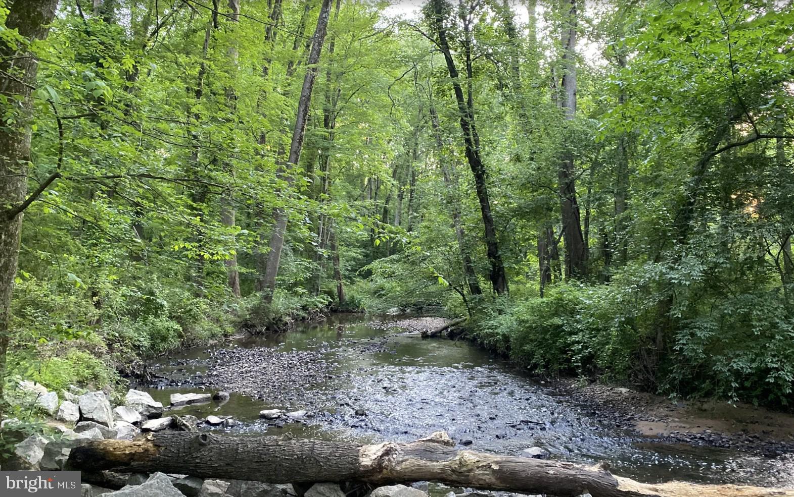 DONNA LEE GARDENS - Residential