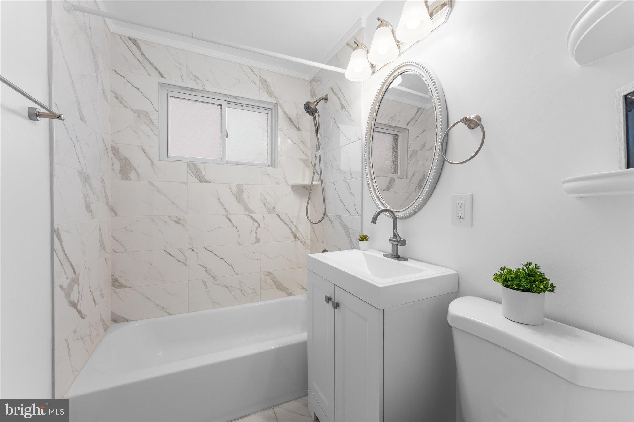 DONNA LEE GARDENS - Residential