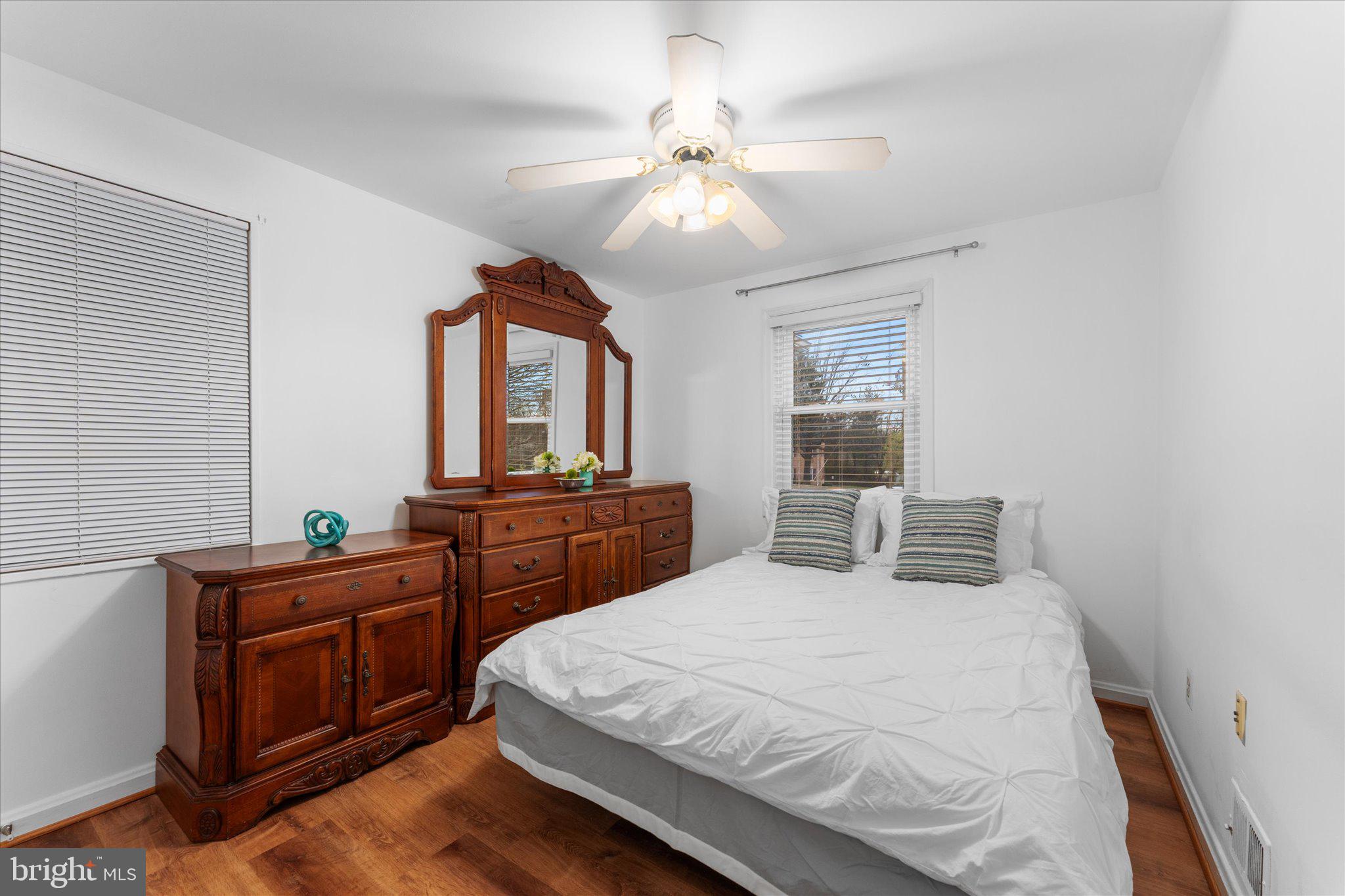 DONNA LEE GARDENS - Residential