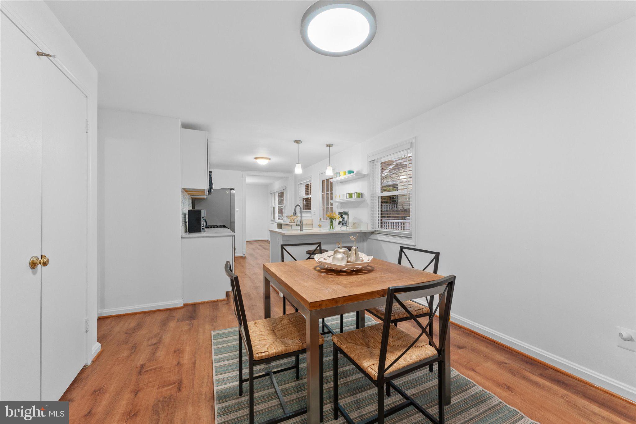 DONNA LEE GARDENS - Residential