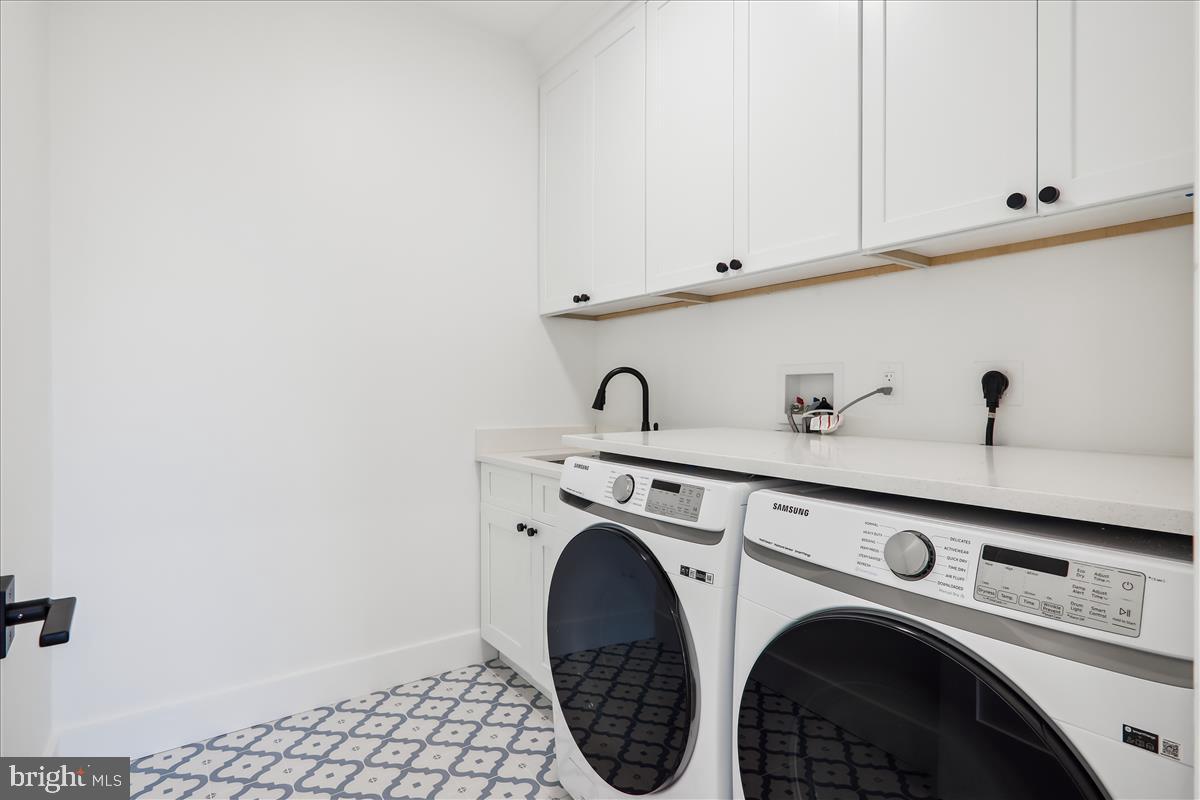 GEORGETOWN VILLAGE - Residential